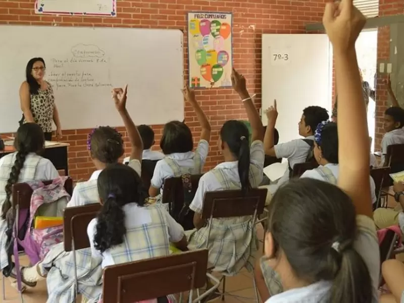 Vocero del magisterio en el Atlántico, Luis Grimaldo denuncia trampa por parte de la Alcaldía de Malambo para favorecer a colegios privados a través de becas. Asegura que de los colegios públicos se ‘perdieron’ 3 mil estudiantes
