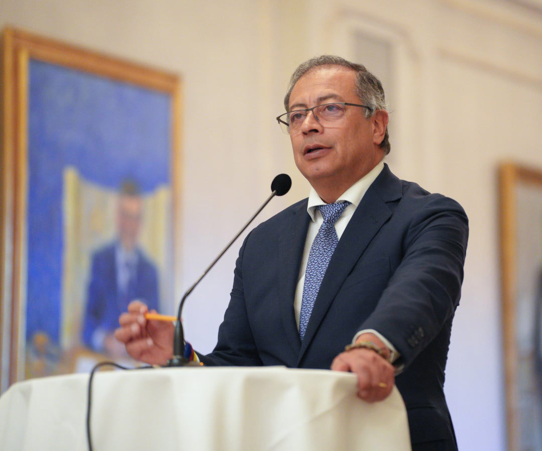 Gustavo Petro pidió “levantar la bandera de la paz” en discurso ante parlamento sueco