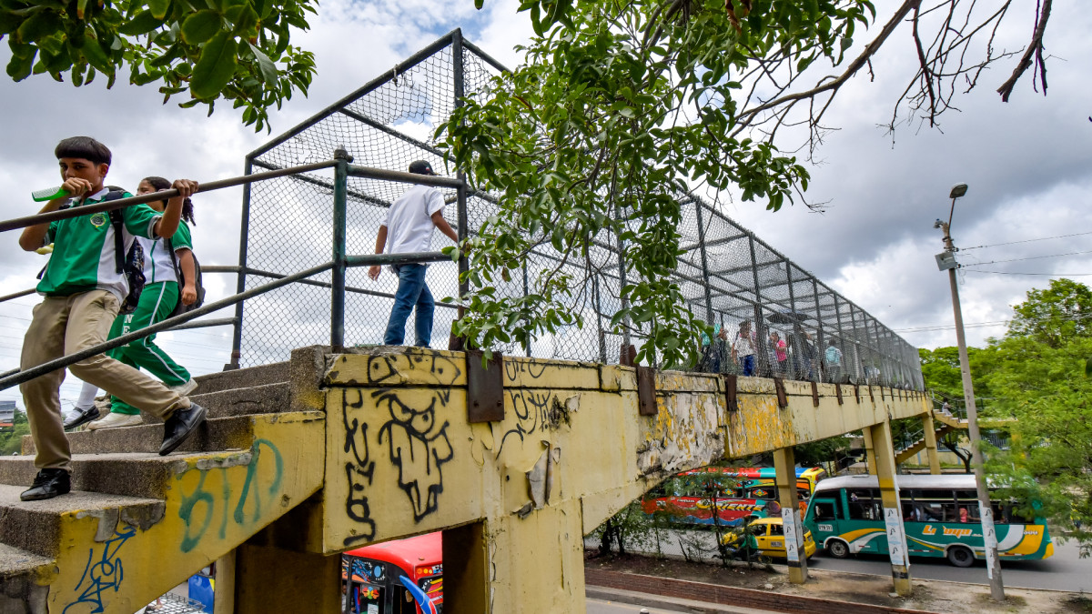 No es suficiente el cierre del puente peatonal de la calle 30. Alcaldía de Soledad debe garantizar paso provisional