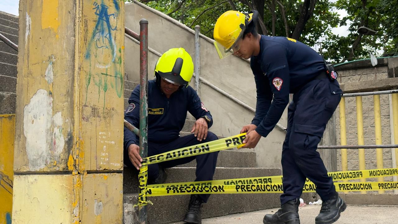 Como medida preventiva, Alcaldía de Soledad hace cierre del puente peatonal del colegio INEM sobre la calle 30