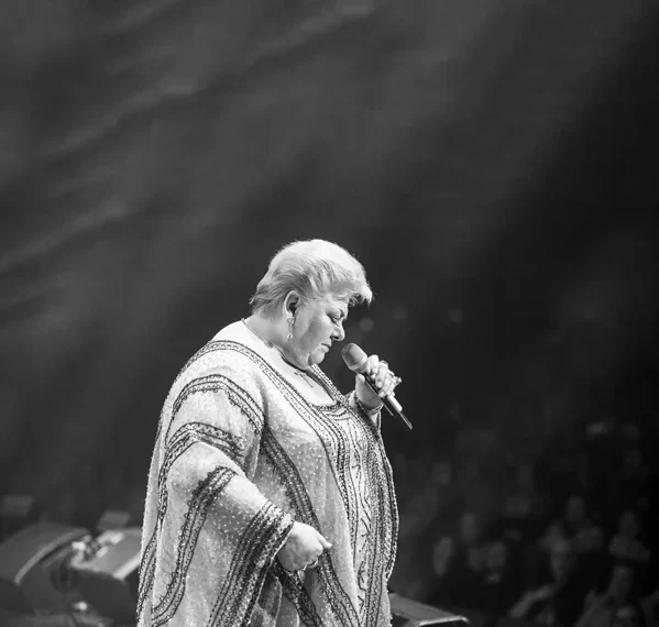 Adiós a la “Guerrillera del Bolero”: Falleció Paquita la del Barrio a los 77 años