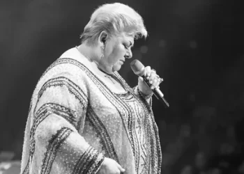 Adiós a la “Guerrillera del Bolero”: Falleció Paquita la del Barrio a los 77 años