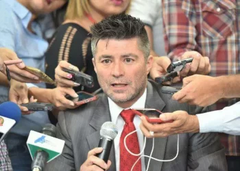 Augusto Ocampo asume funciones como ministro encargado de Justicia tras salida de Ángela María Buitrago