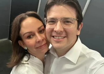 Esposa de Miguel Uribe confirma que sufrió una “pequeña hemorragia” tras cirugía del domingo y le pide al pueblo oración