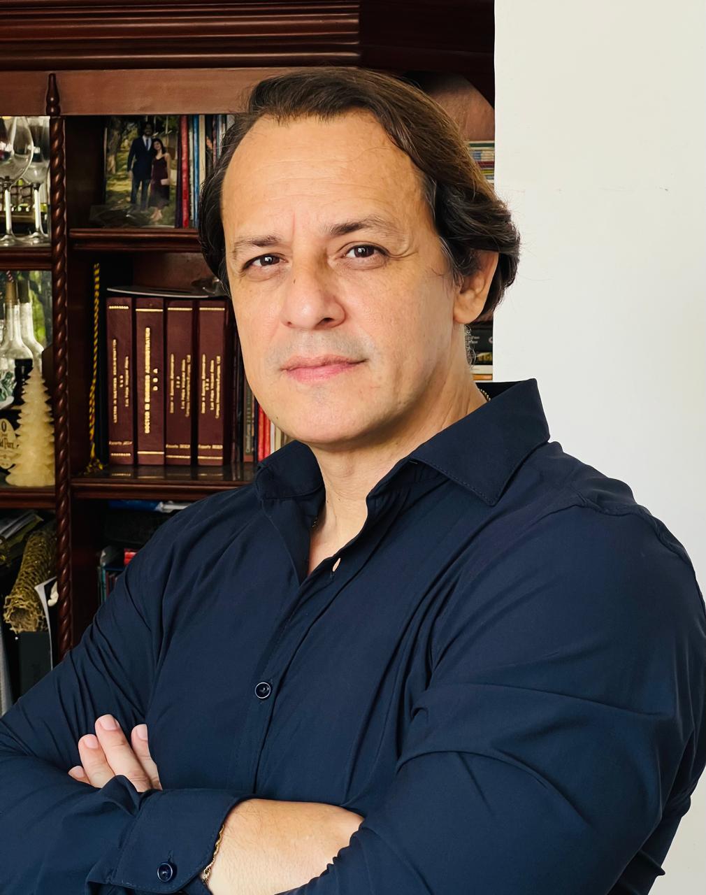 Entre la memoria y el mito: la conciencia narrativa de Luis Felipe