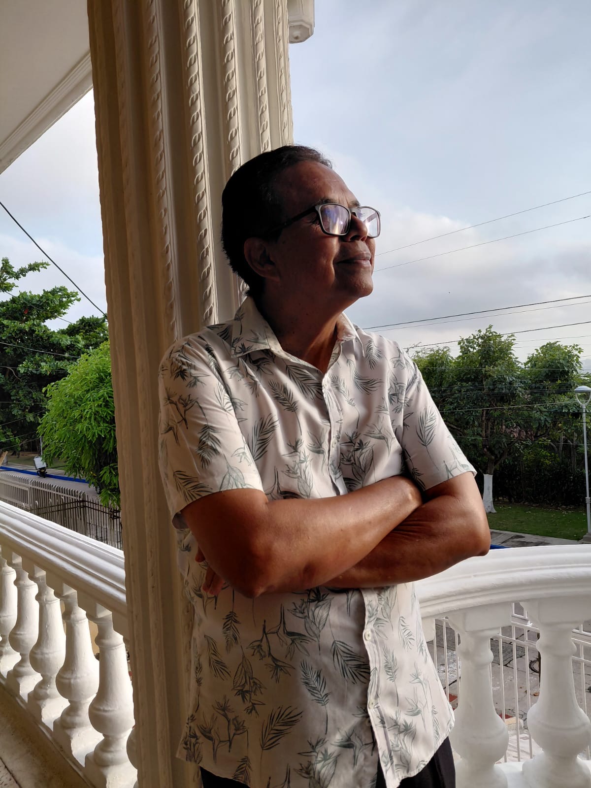 La Institución Educativa Técnico Industrial de Soledad María Auxiliadora recibe al escritor Guillermo Tedio en la Semana de la Lengua 2026