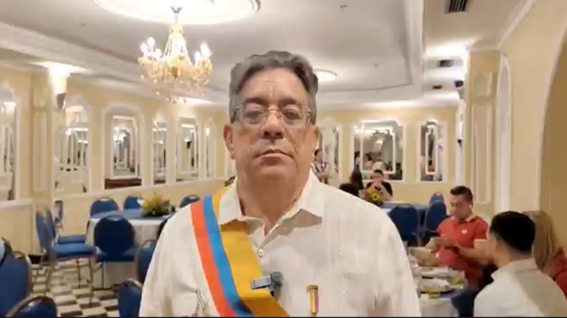 Congreso de la República condecoró al representante Dolcey Torres con la Orden de la Democracia Simón Bolívar en grado Gran Cruz