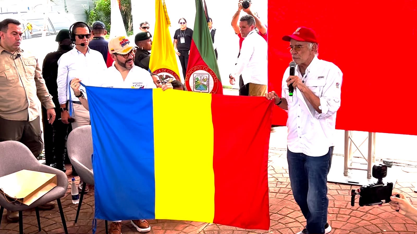 Gobernador Verano y De la Espriella sellan alianza por la descentralización con la bandera de la RAP Caribe