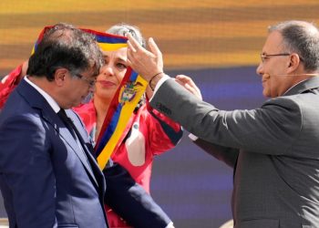 Así fue la posesión de Gustavo Petro en 2022: una ceremonia marcada por la espada de Bolívar, el discurso del cambio y una multitud en Bogotá