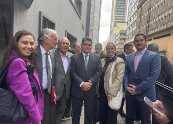 Titularización de la deuda y adelantar la hora: las propuestas de Amylkar Acosta ante la crisis energética