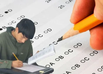 Bajo desempeño en pruebas PISA: Luis Grubert señala fallas pedagógicas, falta de recursos y pobreza como factores