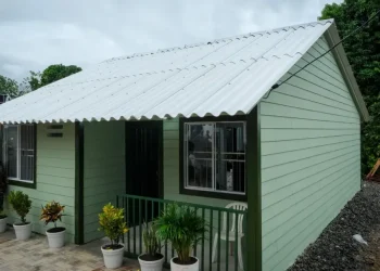 Entregan en Quibdó la primera vivienda reconstruida tras el terremoto del 10 de agosto