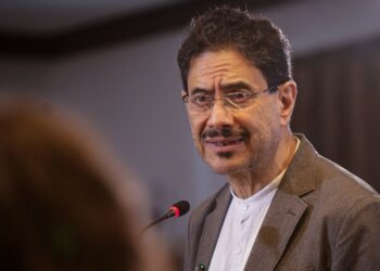 Iván Cepeda y el Ministro de Agricultura protagonizaron tenso enfrentamiento en el Congreso