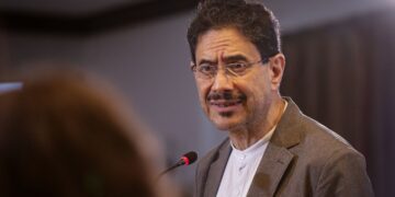 Iván Cepeda y el Ministro de Agricultura protagonizaron tenso enfrentamiento en el Congreso